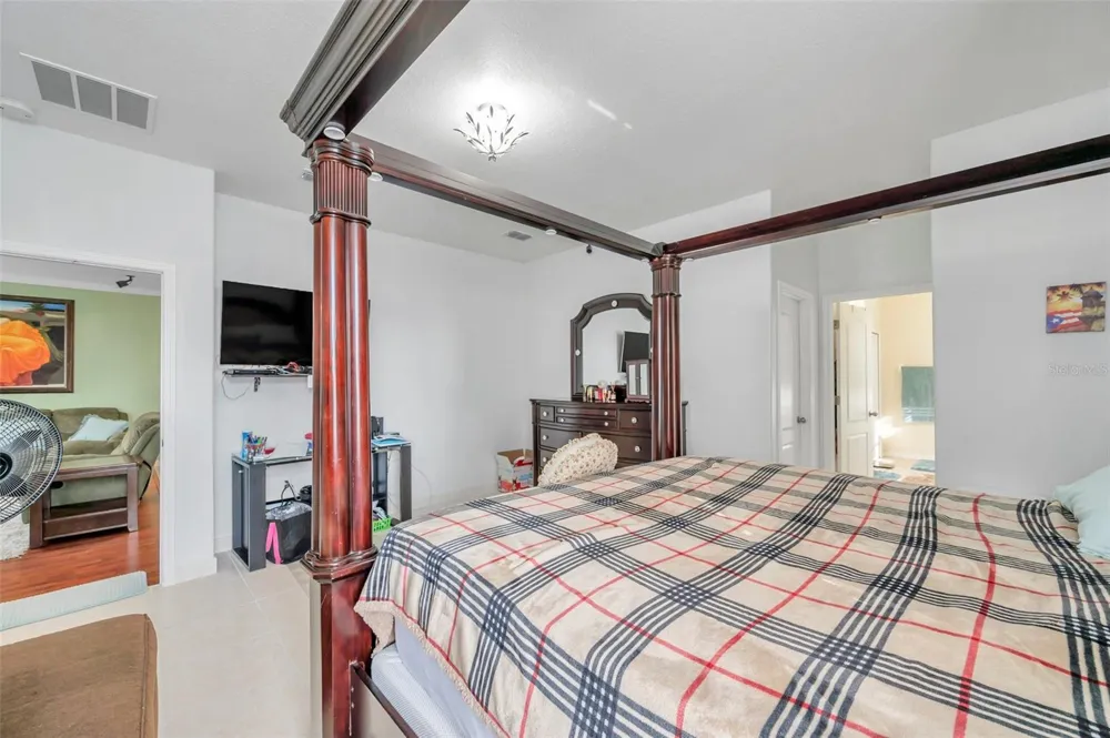 4476 CREEKSIDE DRIVE Mulberry, FL 33860