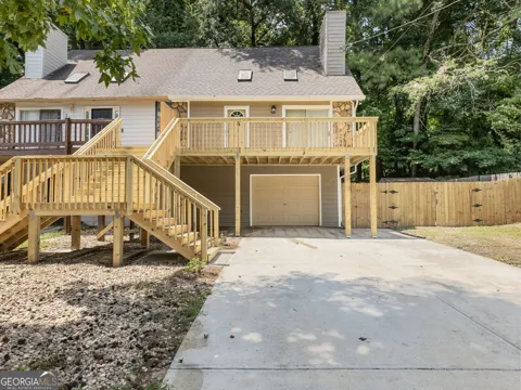 2136 Valley Oaks DR SE