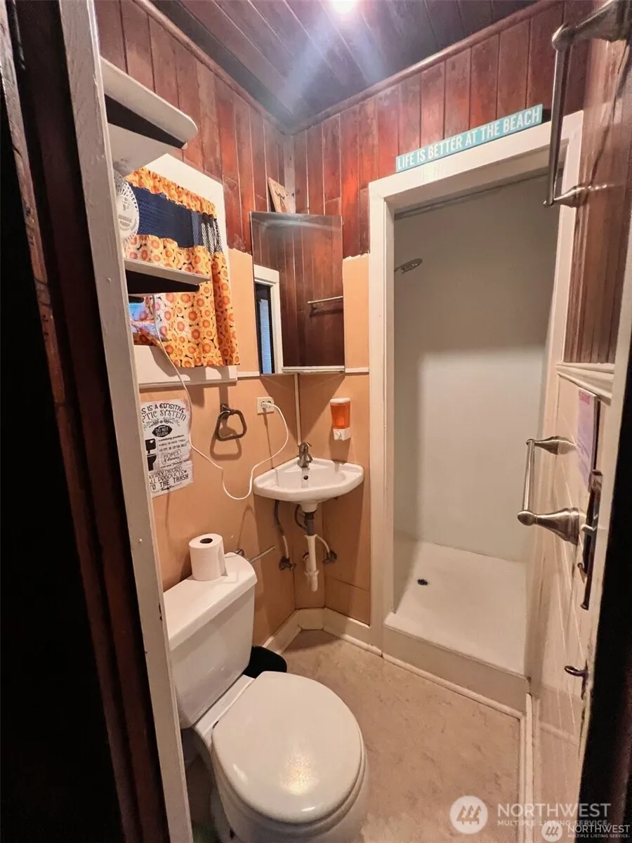 5590 E State Route 302 Belfair, WA 98528