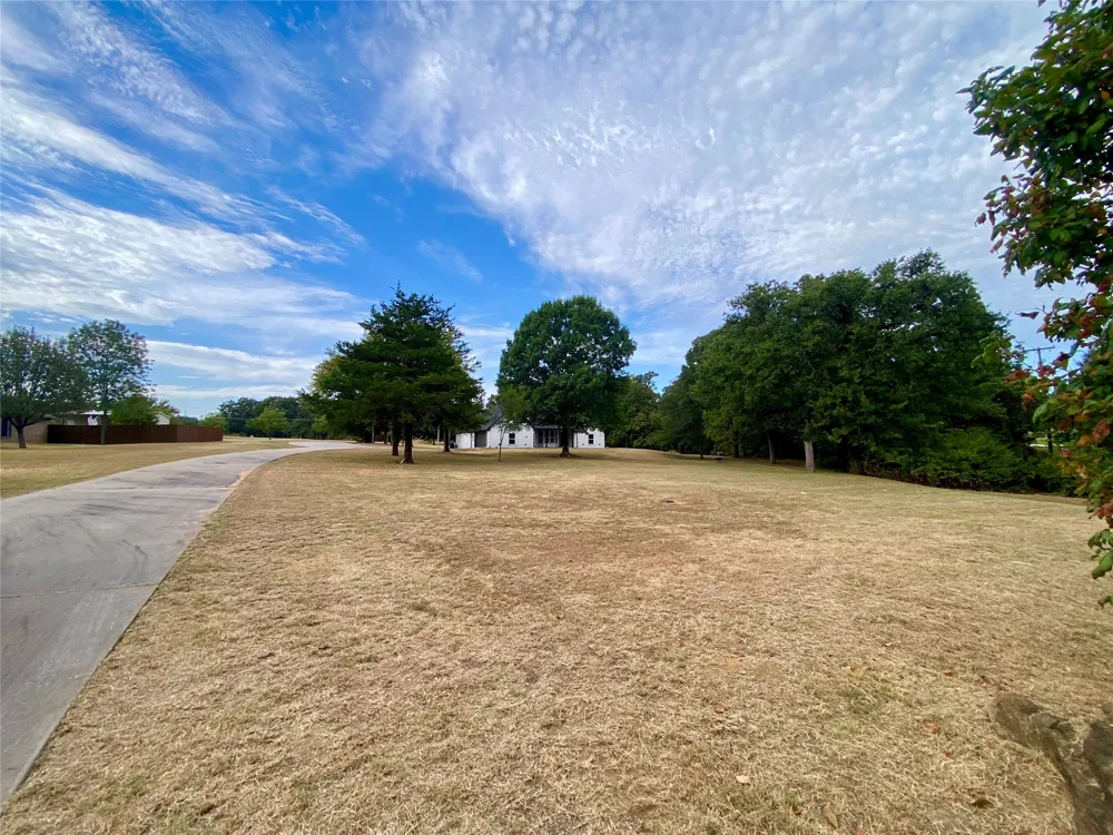 4855 Woodlawn Road Sherman, TX 75090
