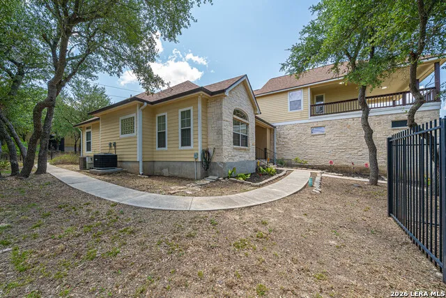 1270 HERITAGE HL Canyon Lake, TX 78133