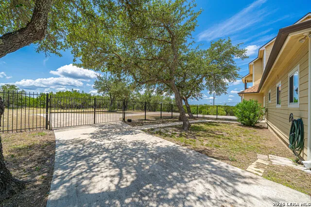 1270 HERITAGE HL Canyon Lake, TX 78133