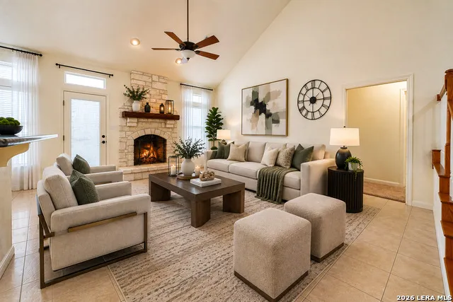 1270 HERITAGE HL Canyon Lake, TX 78133