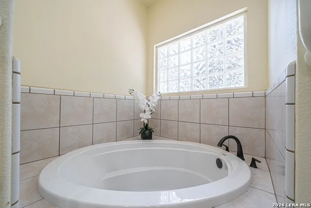 1270 HERITAGE HL Canyon Lake, TX 78133