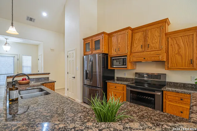 1270 HERITAGE HL Canyon Lake, TX 78133