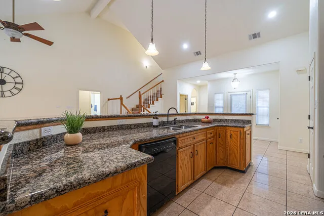 1270 HERITAGE HL Canyon Lake, TX 78133