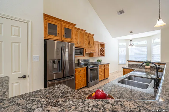 1270 HERITAGE HL Canyon Lake, TX 78133