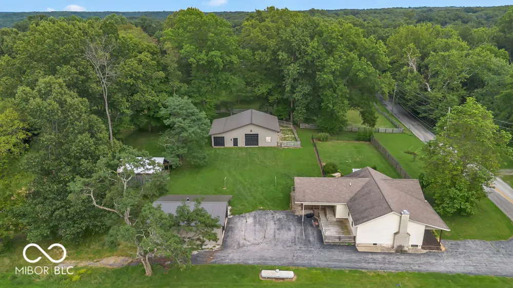 4585 E Robinson Road Bloomington, IN 47408