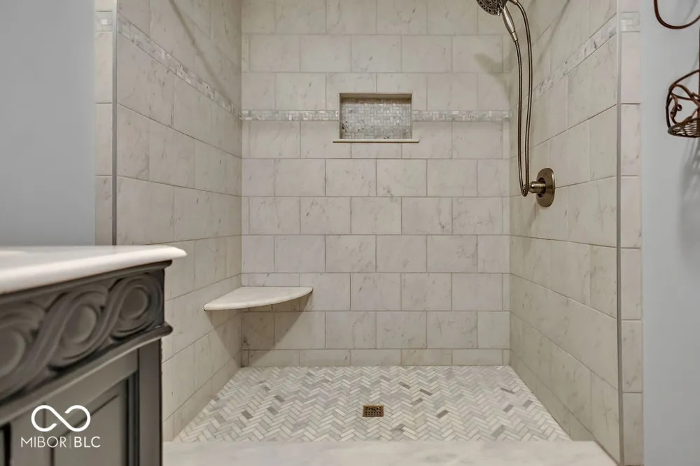 4585 E Robinson Road Bloomington, IN 47408