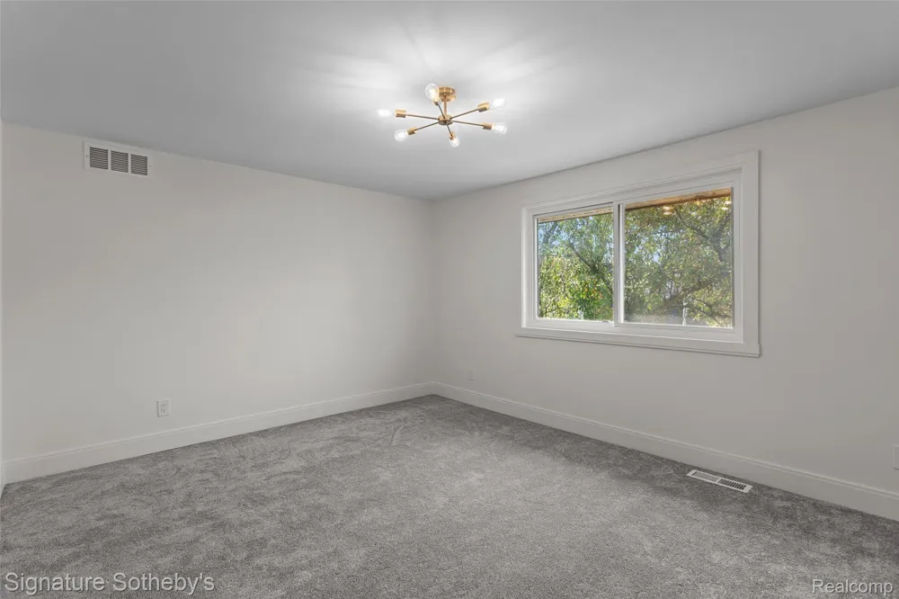 28448 Universal Warren City, MI 48092