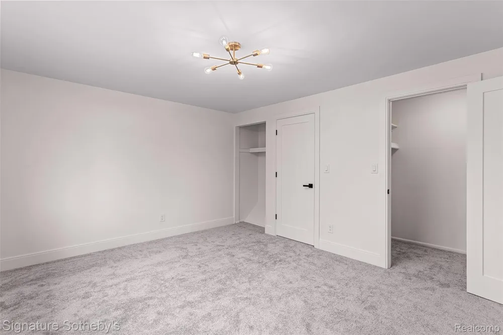 28448 Universal Warren City, MI 48092