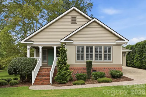 18 Creekside Way