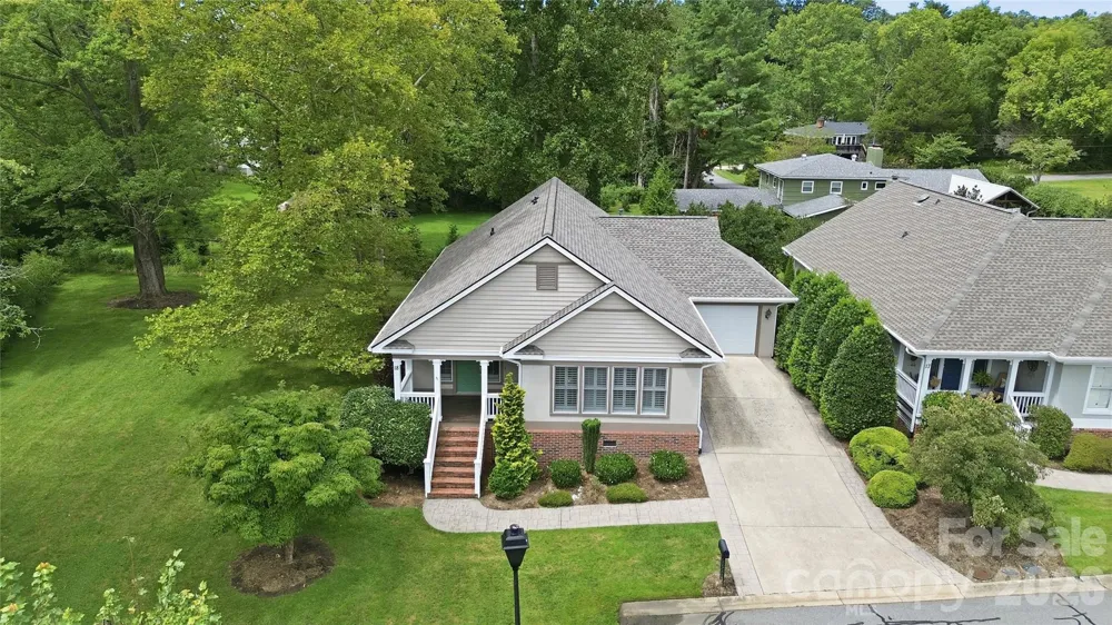 18 Creekside Way Asheville, NC 28804