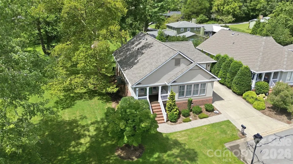 18 Creekside Way Asheville, NC 28804