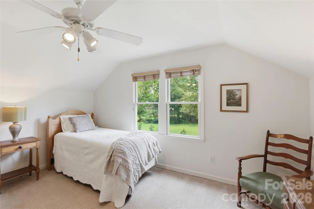 18 Creekside Way Asheville, NC 28804