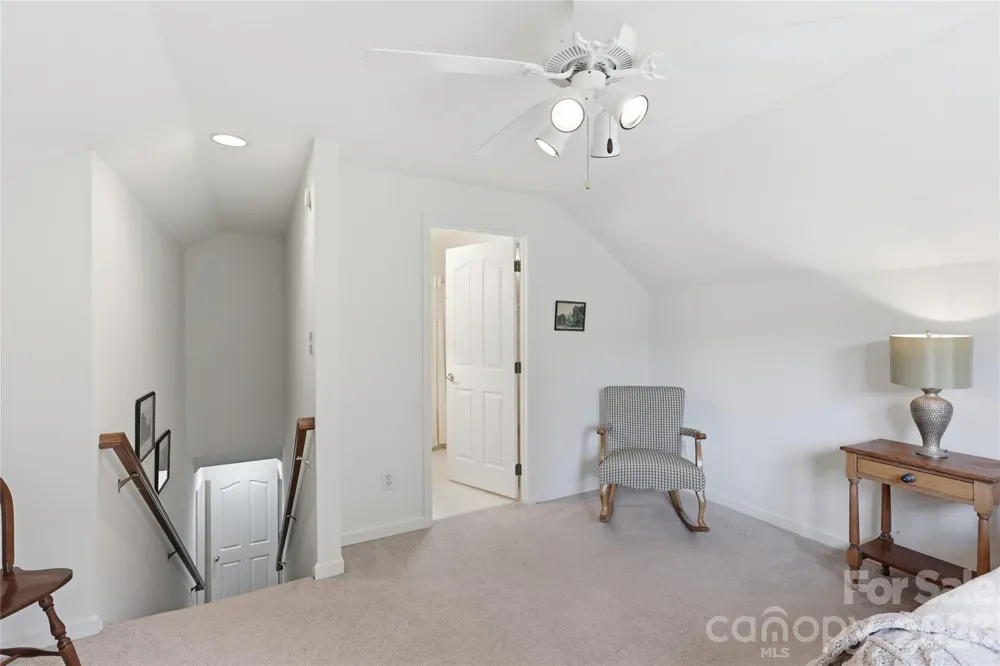 18 Creekside Way Asheville, NC 28804