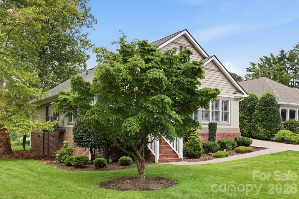 18 Creekside Way Asheville, NC 28804