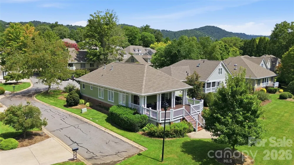 18 Creekside Way Asheville, NC 28804