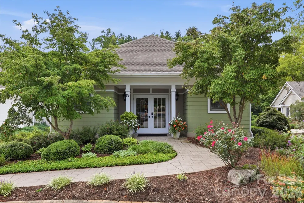 18 Creekside Way Asheville, NC 28804