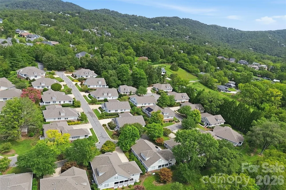 18 Creekside Way Asheville, NC 28804