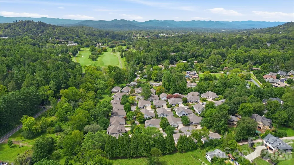 18 Creekside Way Asheville, NC 28804