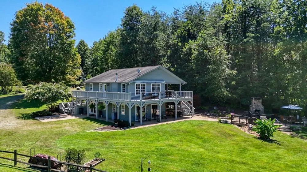 30 Shores Drive Hayesville, NC 28904