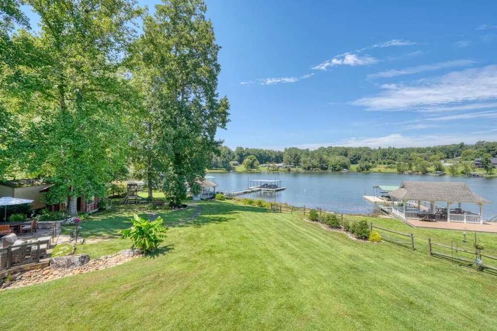 30 Shores Drive Hayesville, NC 28904