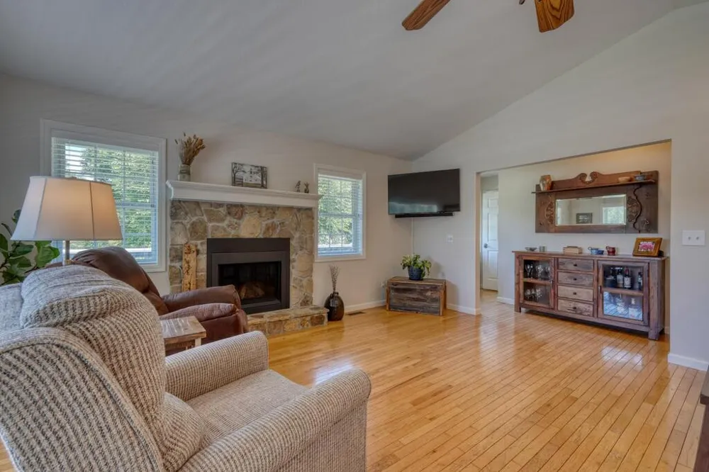 30 Shores Drive Hayesville, NC 28904