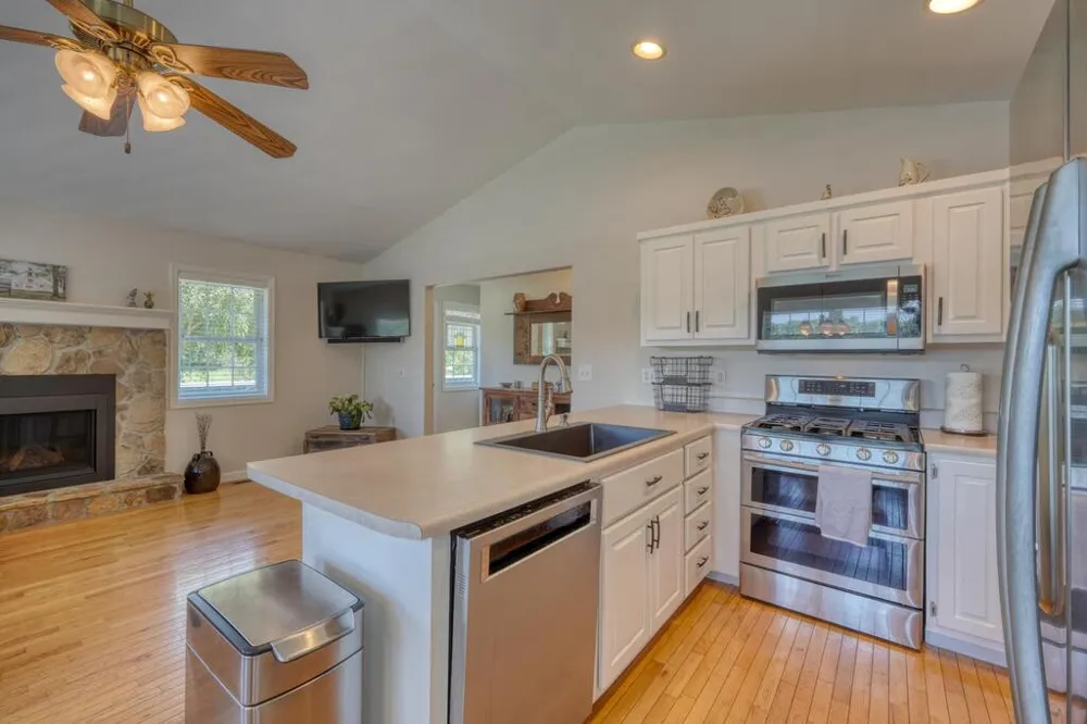 30 Shores Drive Hayesville, NC 28904