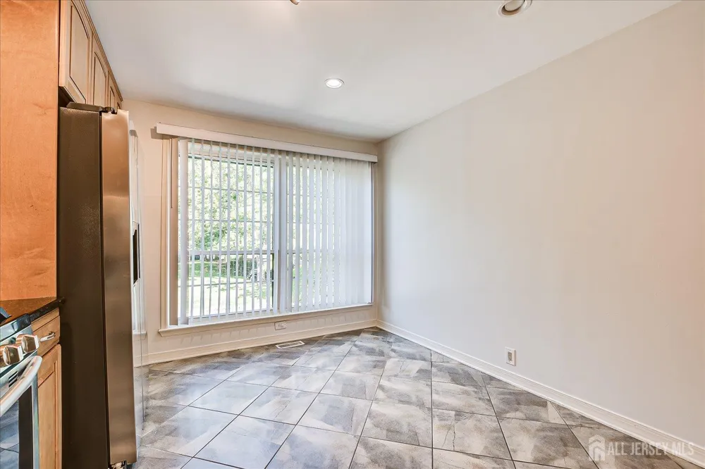 3902 Spring Brook Drive Edison, NJ 08820