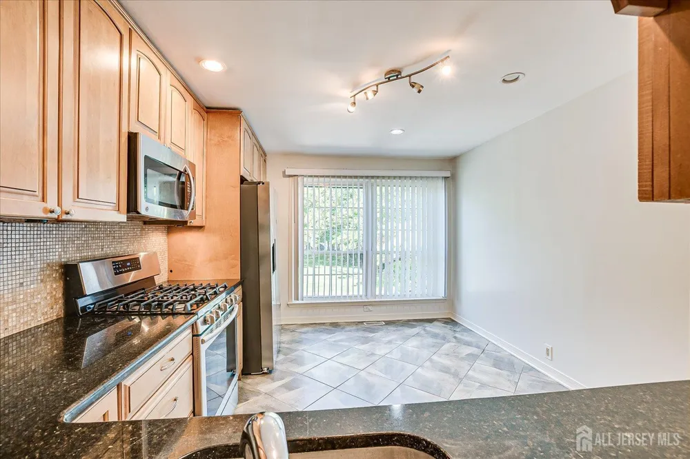 3902 Spring Brook Drive Edison, NJ 08820