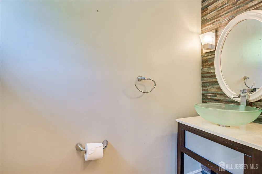 3902 Spring Brook Drive Edison, NJ 08820