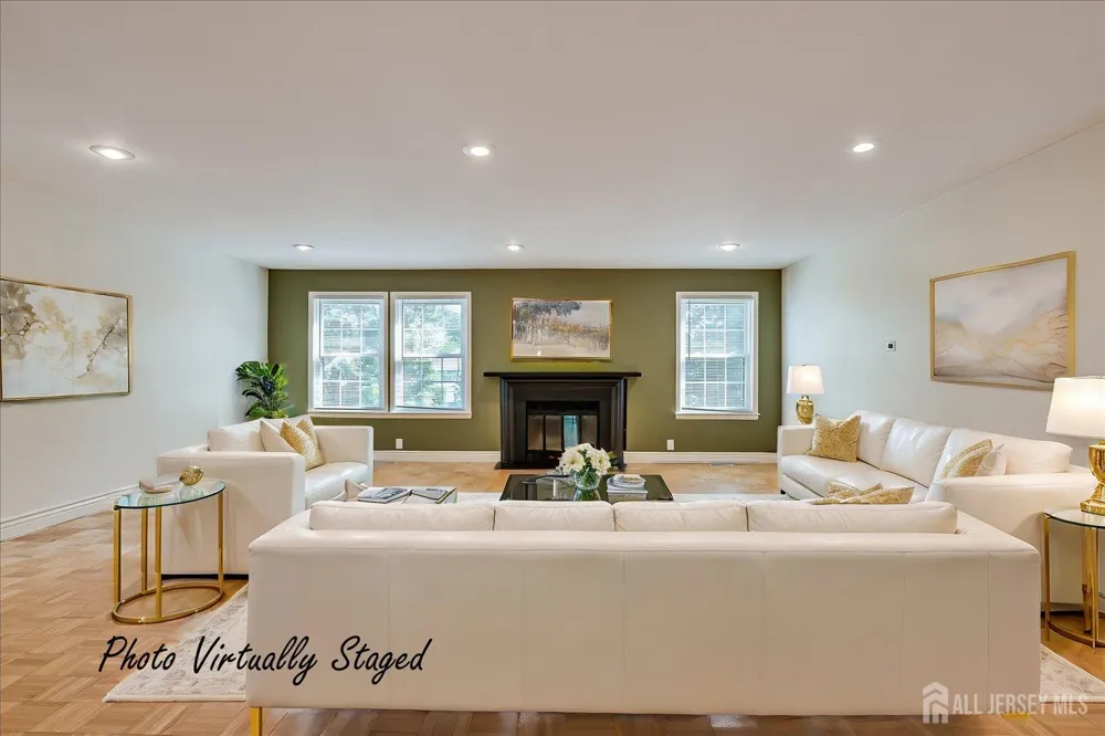 3902 Spring Brook Drive Edison, NJ 08820