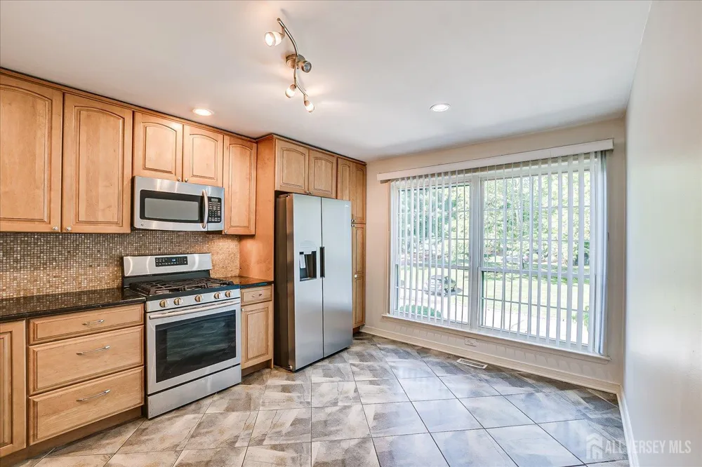 3902 Spring Brook Drive Edison, NJ 08820