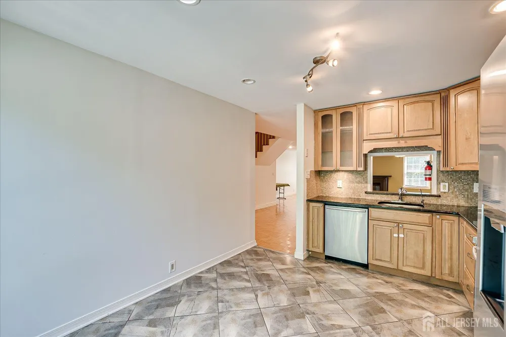 3902 Spring Brook Drive Edison, NJ 08820
