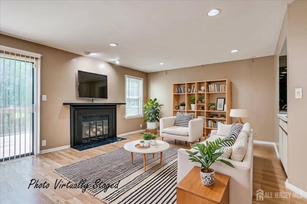 3902 Spring Brook Drive Edison, NJ 08820