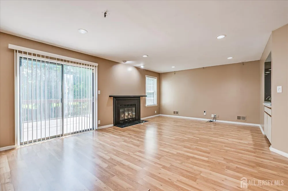 3902 Spring Brook Drive Edison, NJ 08820