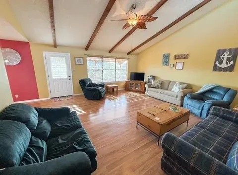 209 Crest Drive Kingsland, TX 78639