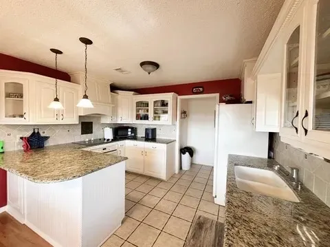 209 Crest Drive Kingsland, TX 78639