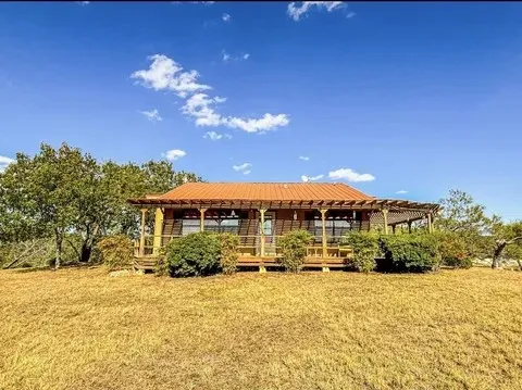 209 Crest Drive Kingsland, TX 78639