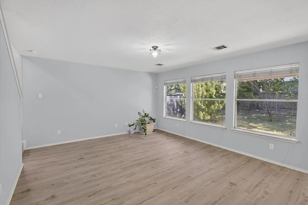 1516 Sleepytime Trail Pflugerville, TX 78660