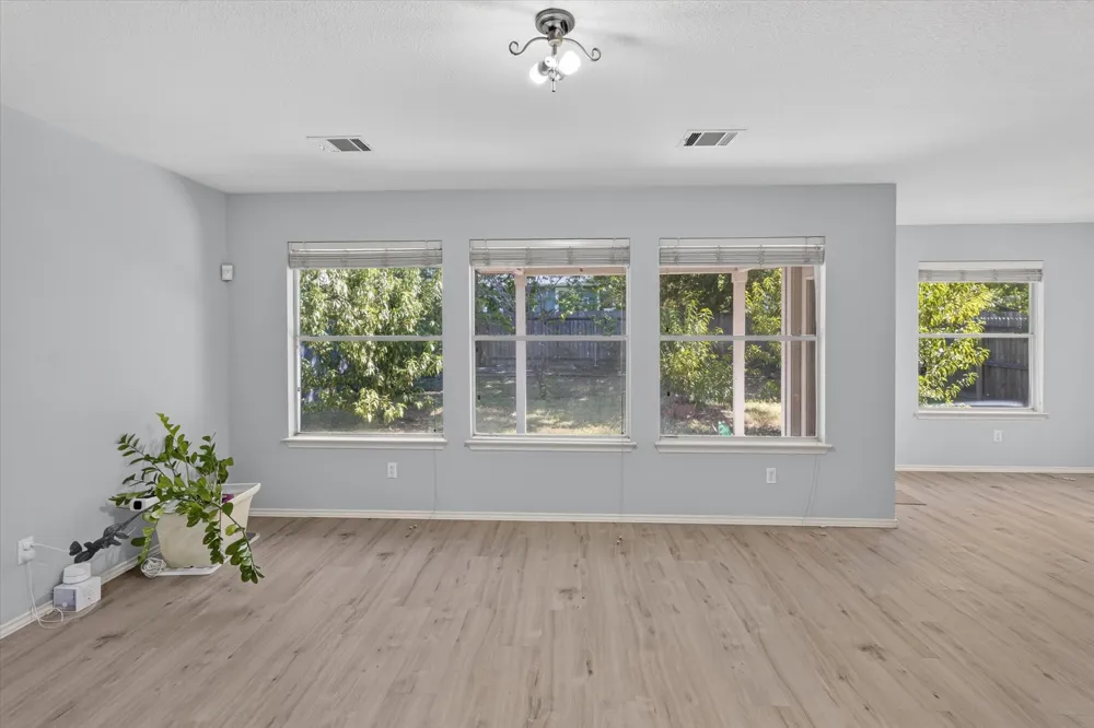 1516 Sleepytime Trail Pflugerville, TX 78660