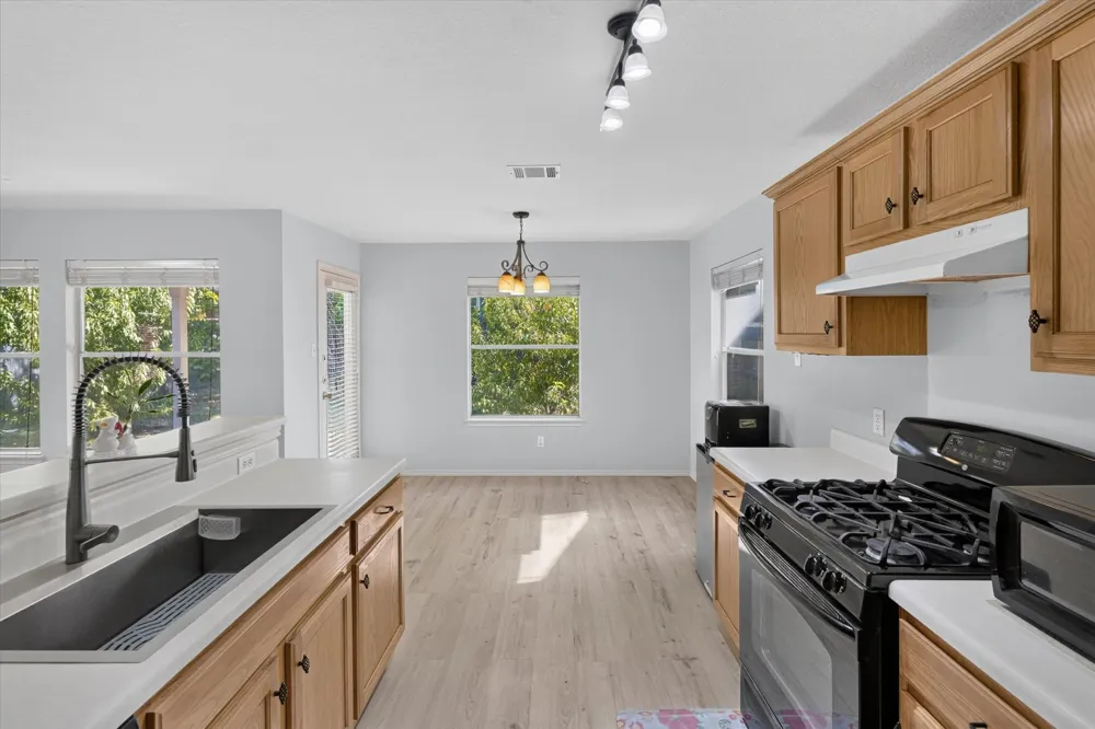 1516 Sleepytime Trail Pflugerville, TX 78660