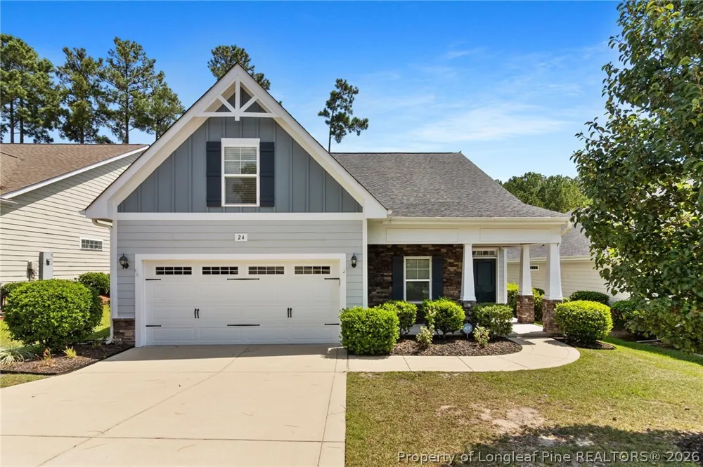 24 Glen Bend Court Spring Lake, NC 28390
