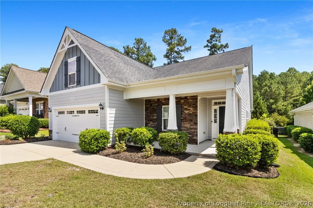 24 Glen Bend Court Spring Lake, NC 28390