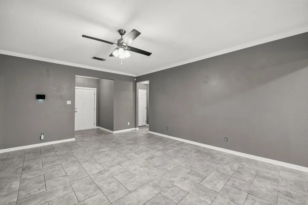 607 Meadowbrook Drive Burleson, TX 76028