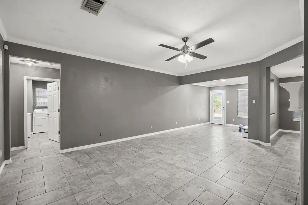 607 Meadowbrook Drive Burleson, TX 76028