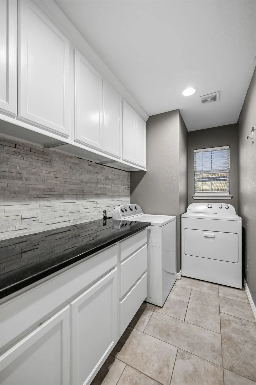 607 Meadowbrook Drive Burleson, TX 76028