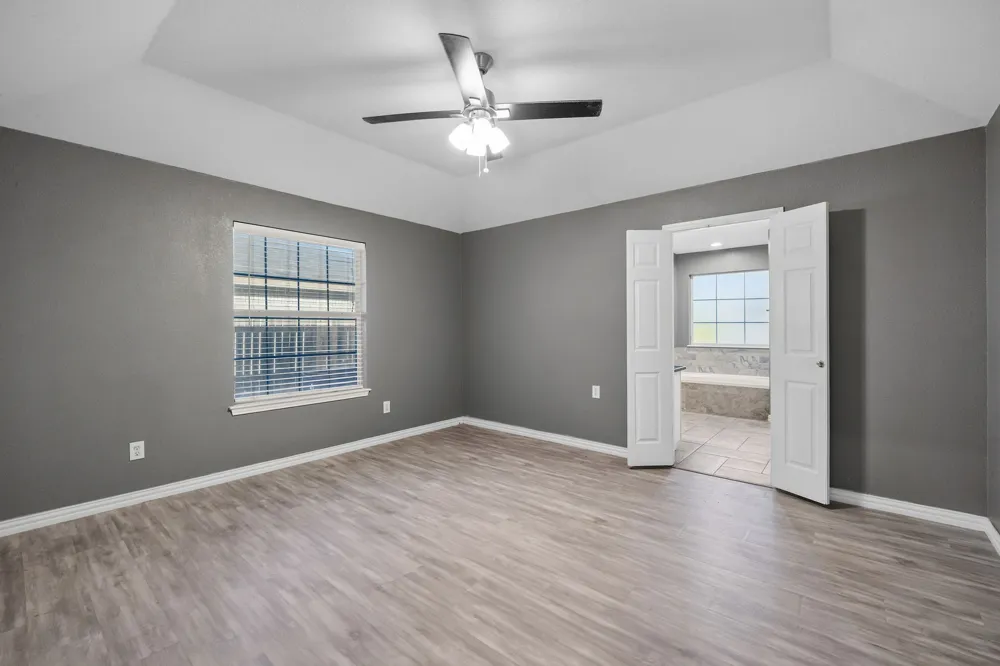 607 Meadowbrook Drive Burleson, TX 76028
