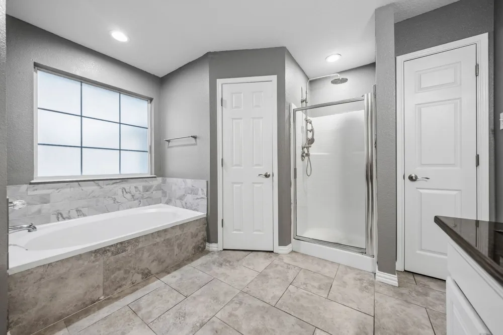 607 Meadowbrook Drive Burleson, TX 76028